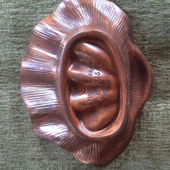 Vintage* TREASURE CRAFT half shell ashtray/ candy dish/trinket dish. - Picture 2 of 10